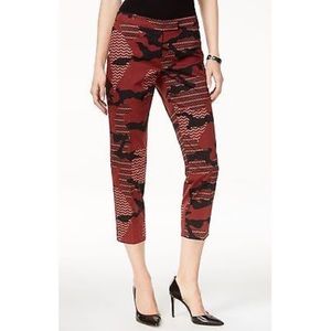 Anne Klein maroon camo trendy cropped pants
